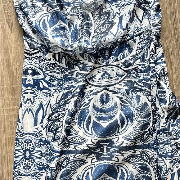 Cynthia Rowley blue and white paisley strapless maxi dress size small - Picture 1 of 4